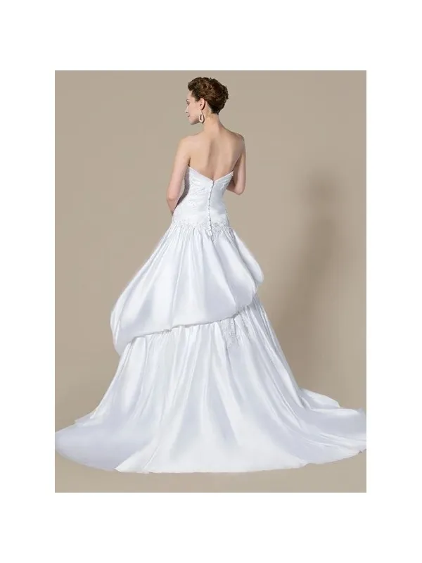 Abito da sposa A-line classico in raso e pizzo con drappeggio sulla gonna