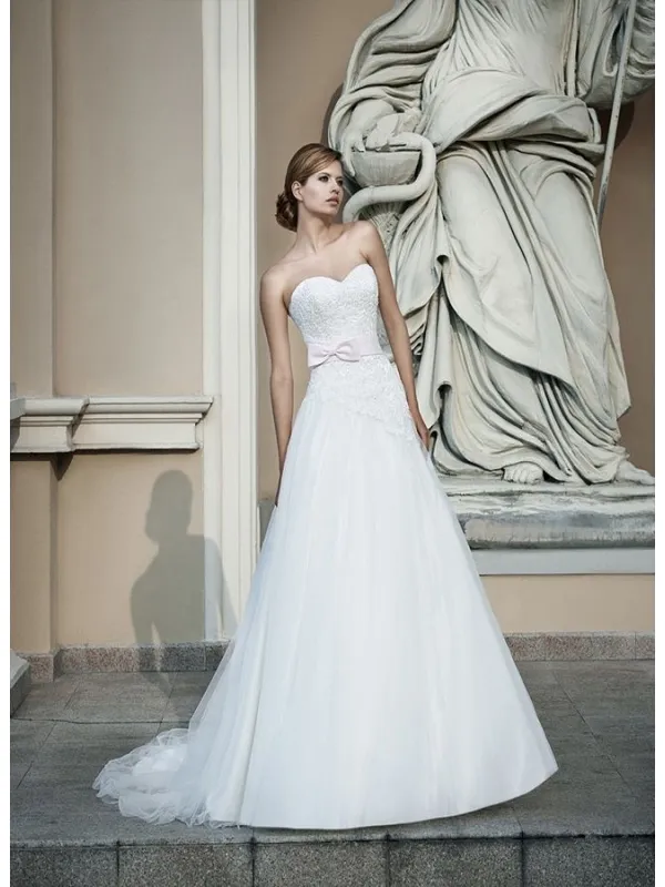 Abito da Sposa A-line economico con gonna di tulle e corpetto ricamato con fiocco in vita