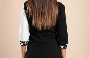 Abito elegante con stampa geometrica, bianco e nero