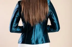 Blazer elegante realizzato in simil raso, petrolio