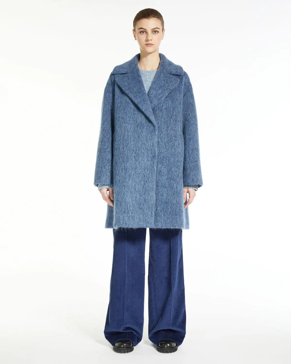 Cappotto color avio in mohair e alpaca con collo a rever ampio