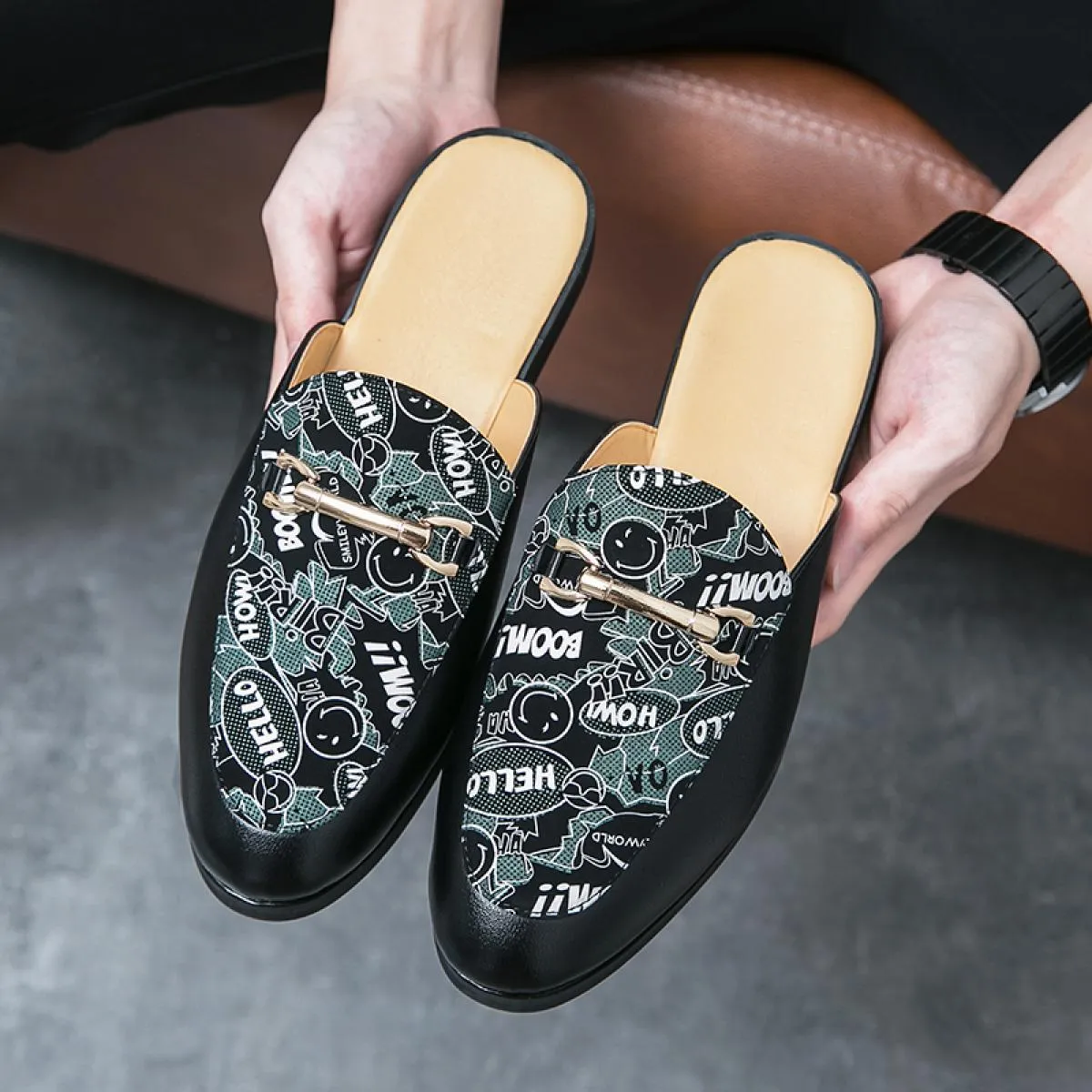 Ciabatte Scarpe Sandali da uomo Pu Splicing Tacco basso Fibbia per cavallo Scarpe casual da lavoro decorative Comode scarpe da e