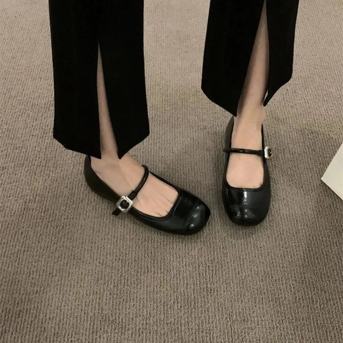 Designer Mary Jane Shoes Scarpe da donna in pelle con punta quadrata Scarpe slip-on casual alla moda Scarpe eleganti da strada d