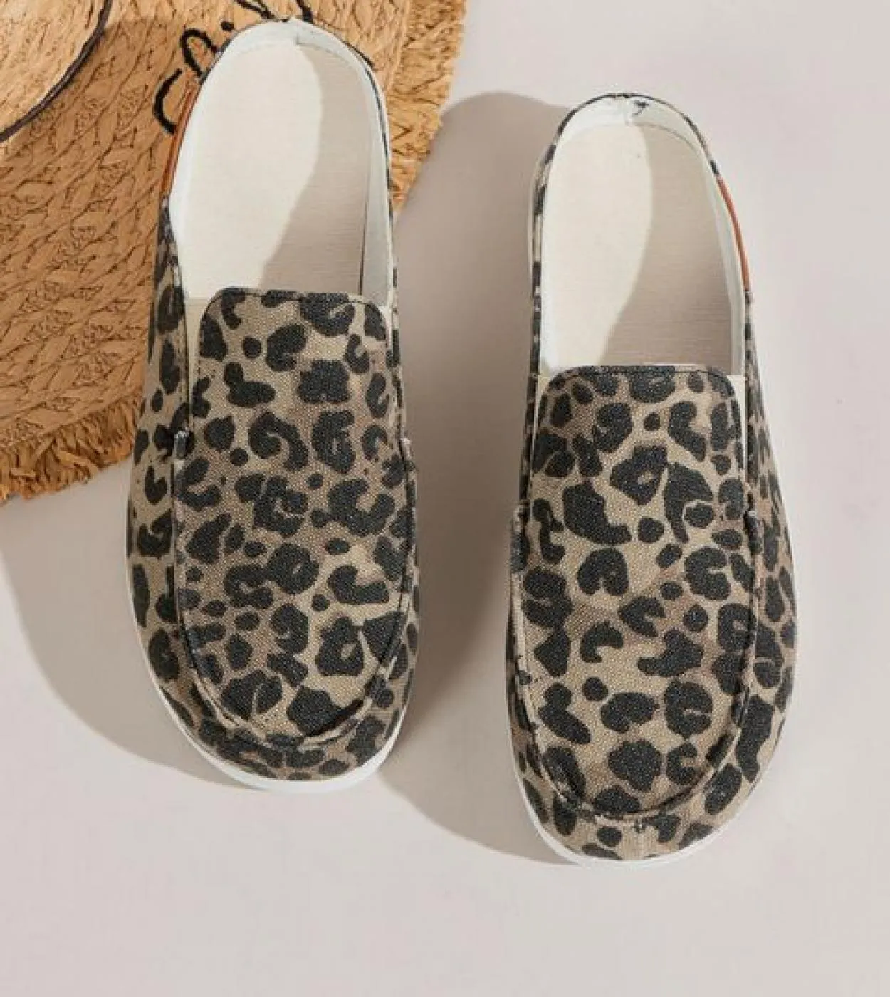 Estate 2022 Nuove scarpe piatte a punta tonda moda leopardo leggero scarpe femminili casual retro pantofole mezze da donna Chaus