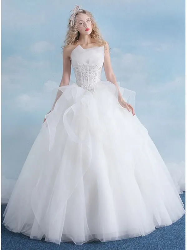 Fantastico abito da sposa particolare ed esclusivo con gonna principesca