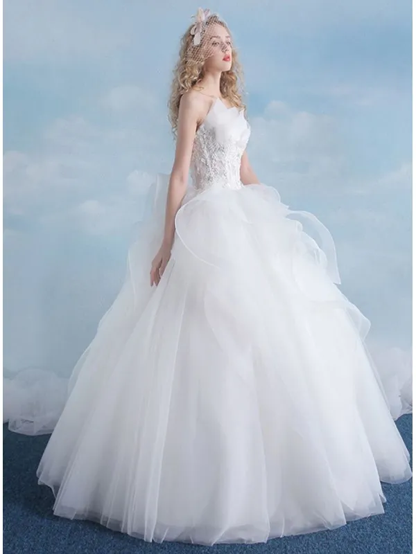 Fantastico abito da sposa particolare ed esclusivo con gonna principesca