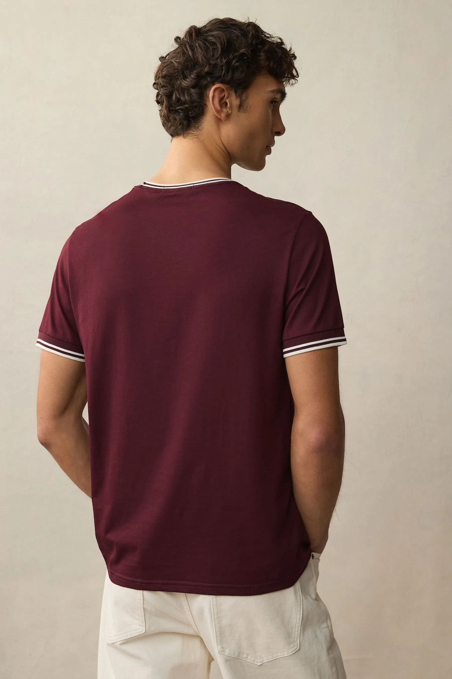 Fred Perry - T-shirt doppia con bordi a contrasto e logo