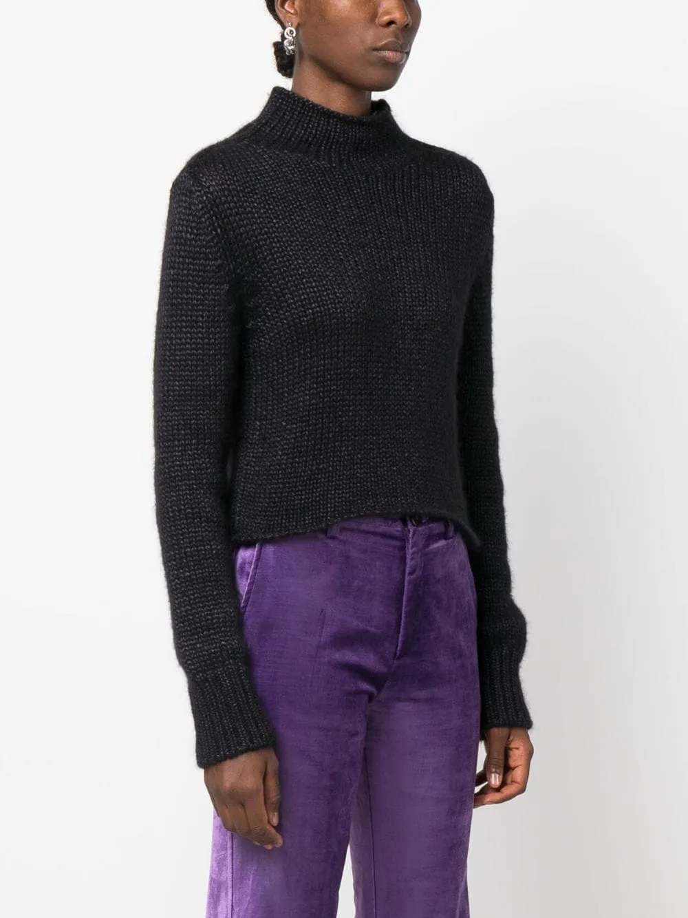 Maglione corto a collo alto in nero - donna