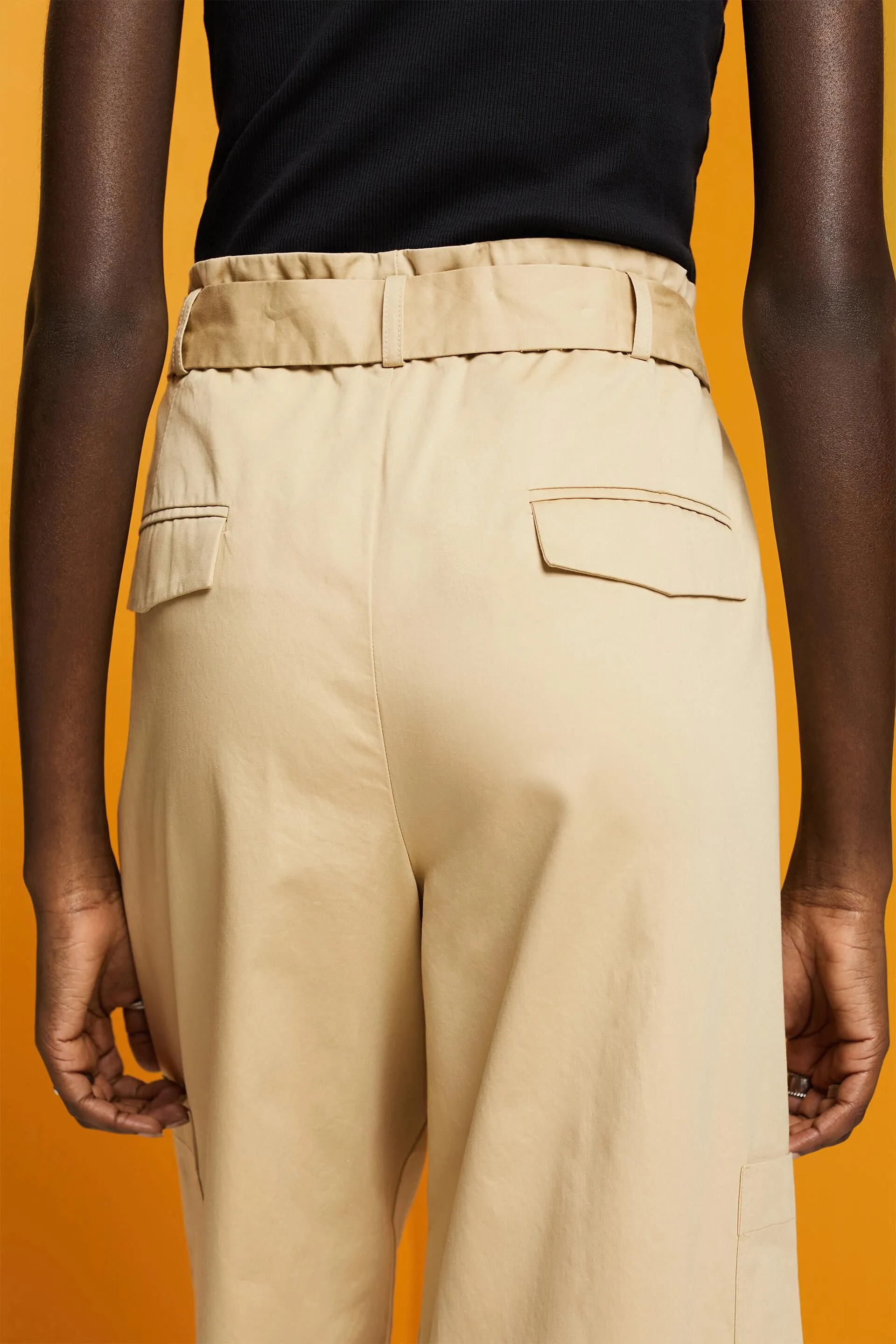Pantaloni cargo a gamba larga
