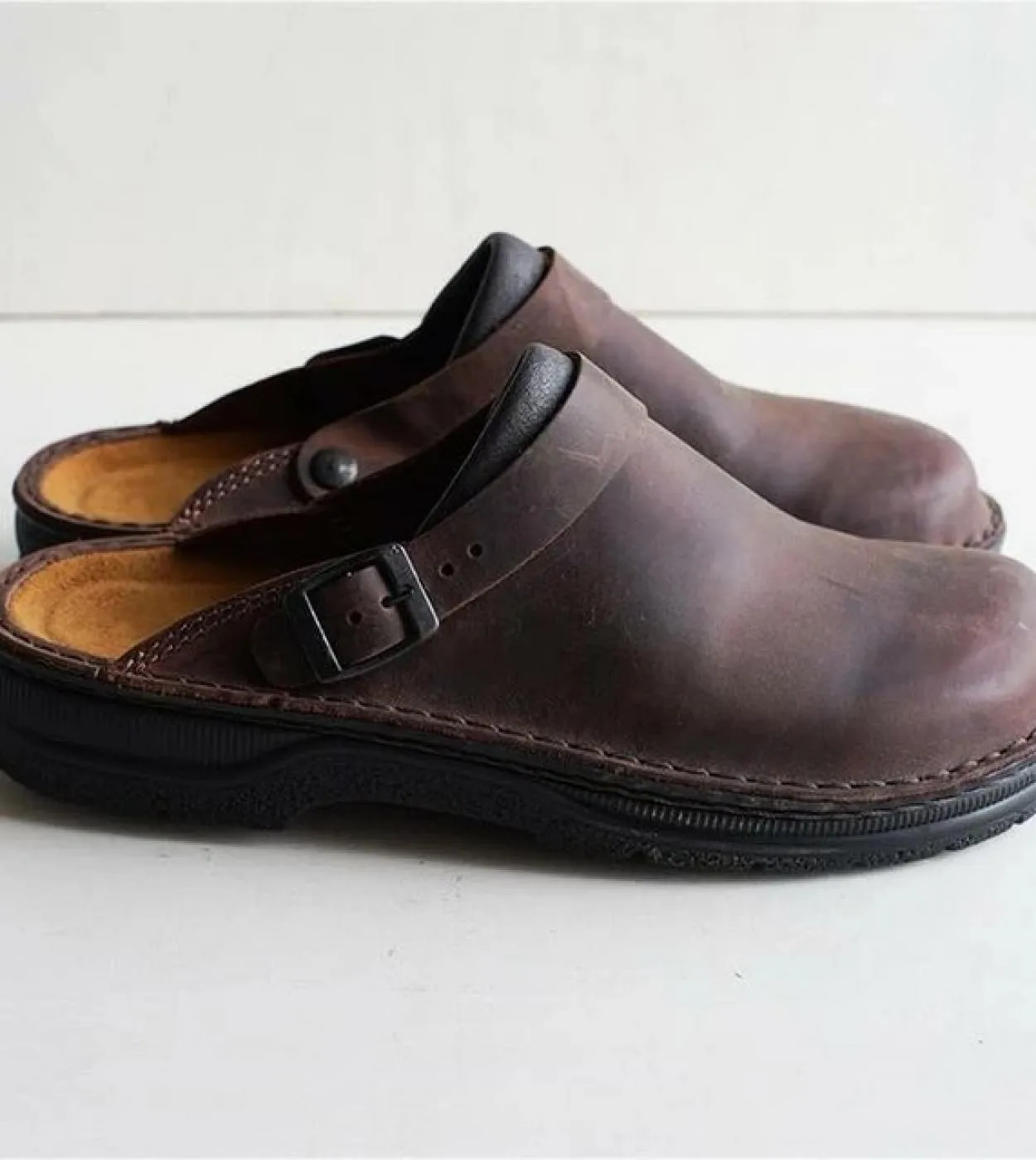 Pantofole da donna da uomo nuove Scarpe estive in pelle PU Scarpe vintage con fondo morbido Slip On Sandali Pantofole da spiaggi