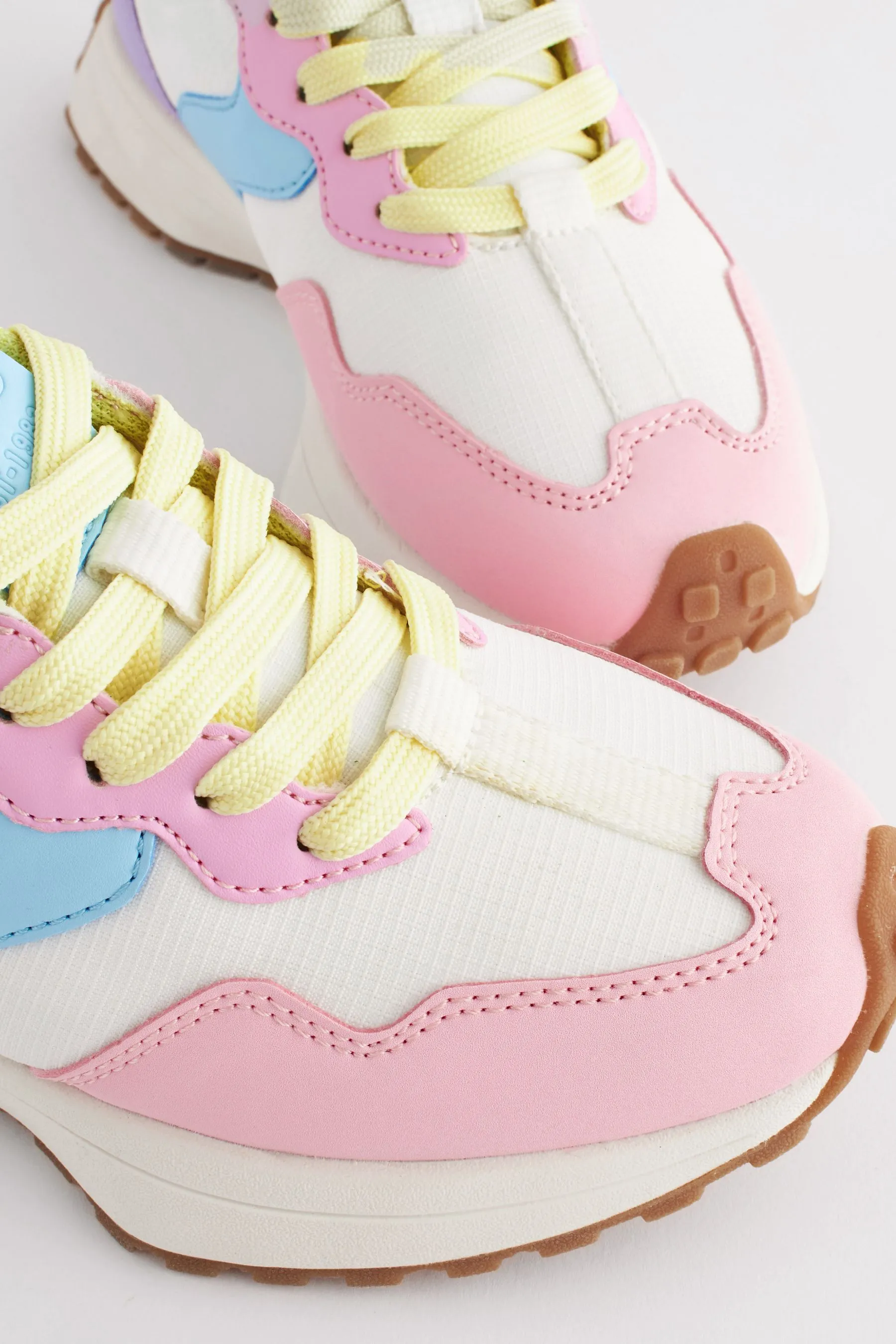 Pizzo-Up - Scarpe da ginnastica con suola spessa    