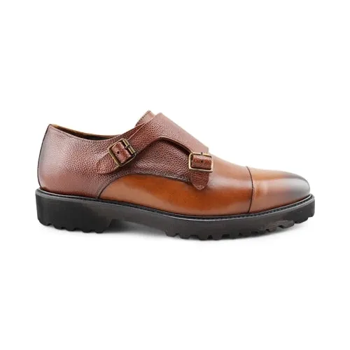 Scarpe doppia fibbia in pelle color cuoio con suola in vibram