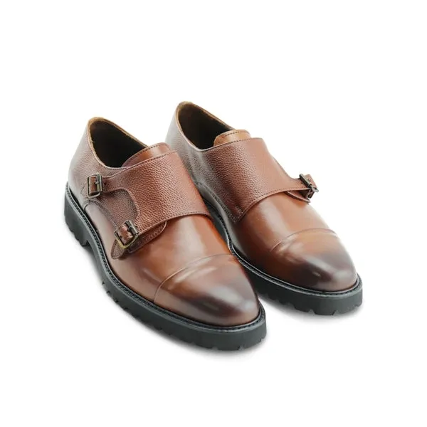 Scarpe doppia fibbia in pelle color cuoio con suola in vibram