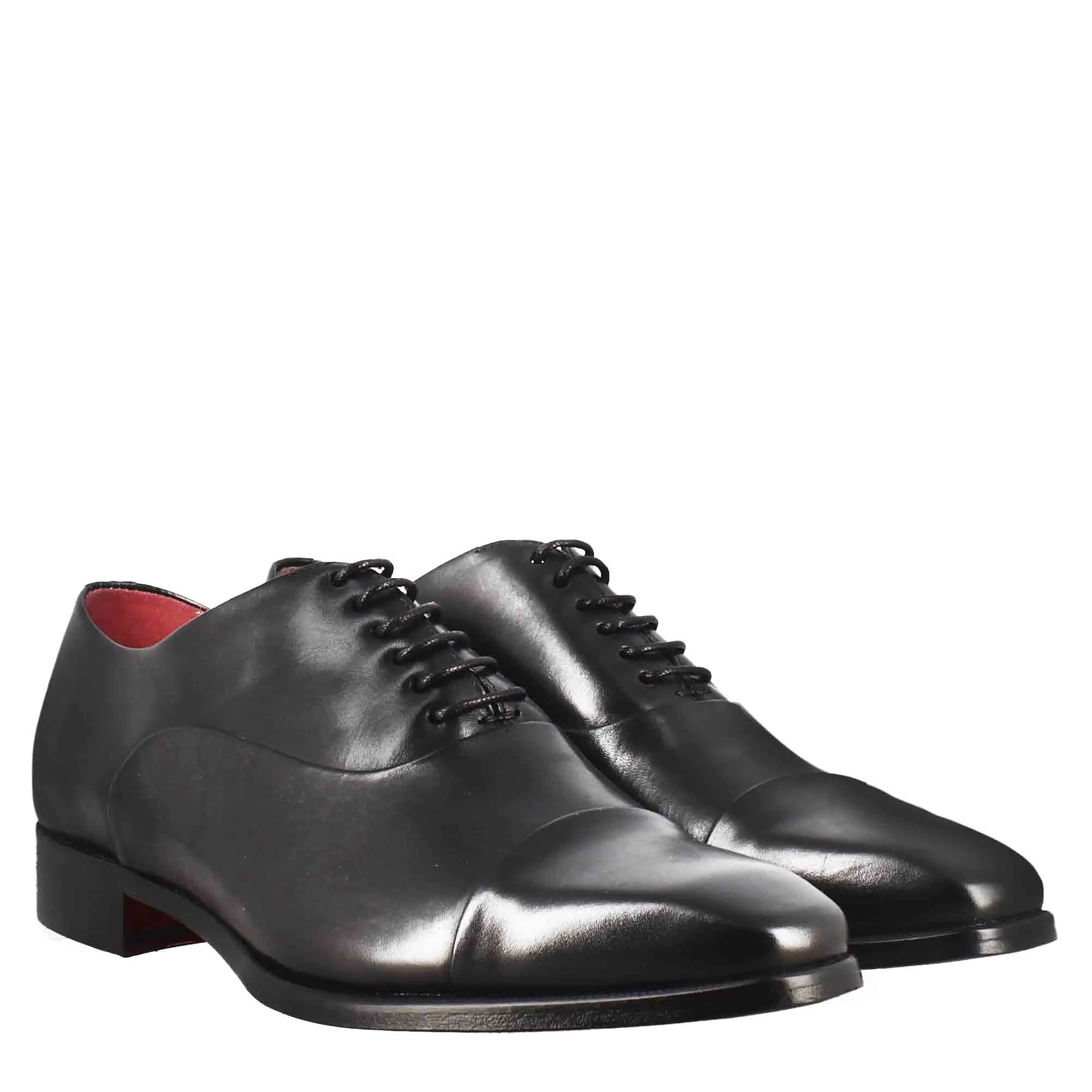 Scarpe francesine con puntale in pelle color nero