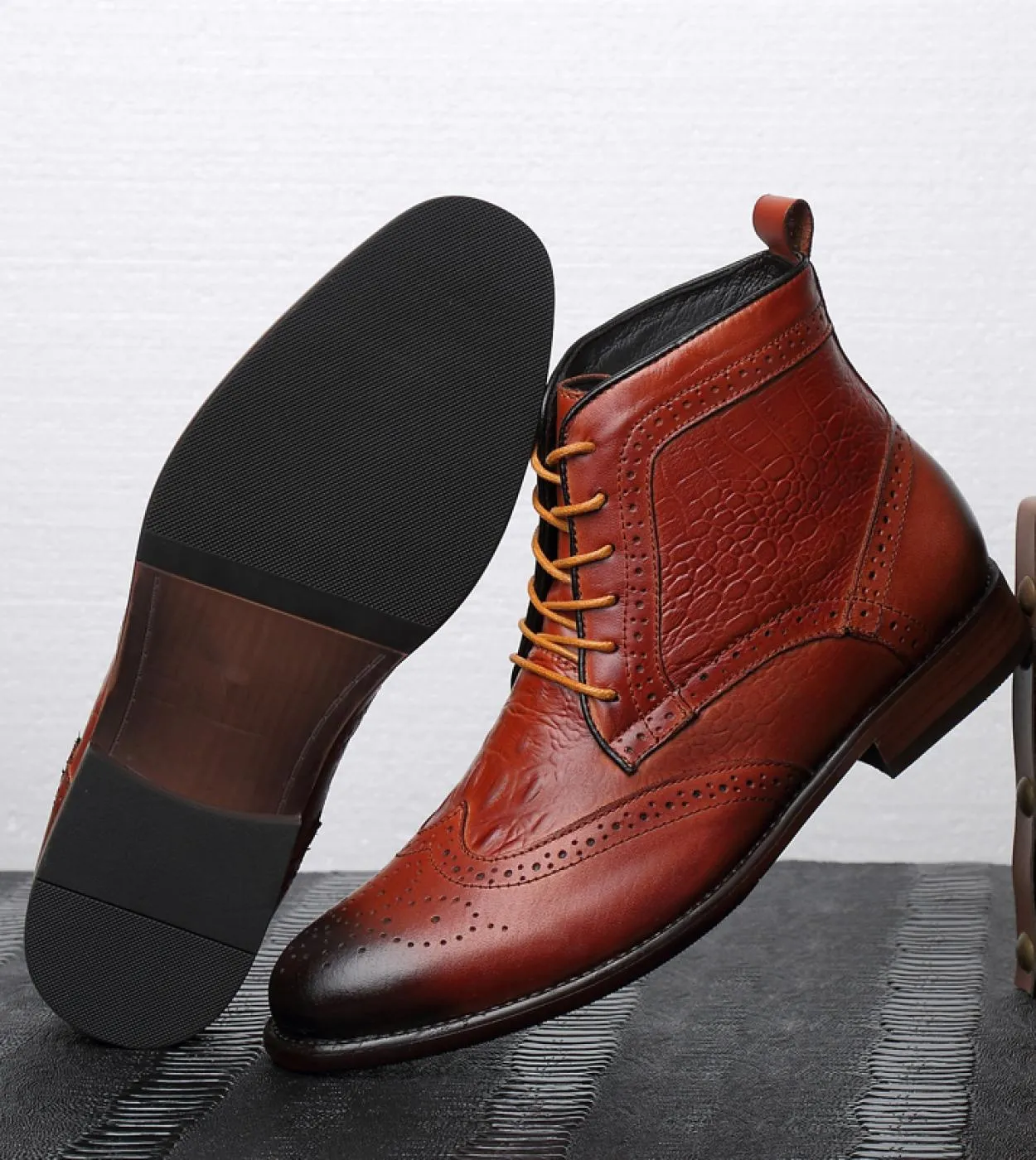Stivali casual da uomo in vera pelle di marca di lusso Scarpe brogue di alta qualità Stivaletti da lavoro Design Stivali da uomo