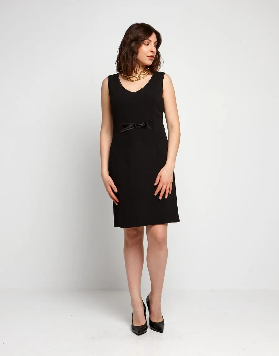 Vestito con dettaglio in raso